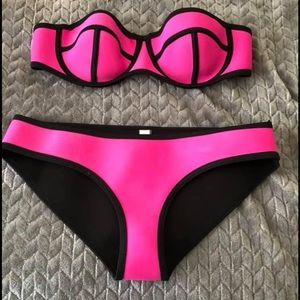Brand new never worn bathsuit. Size large